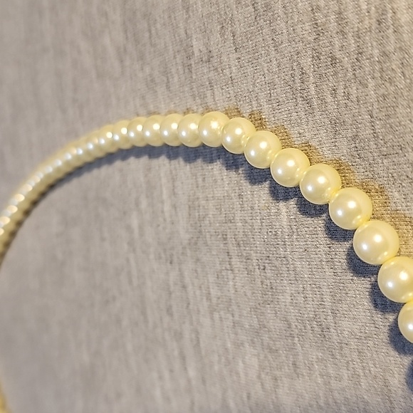 1928 Simulated Pearl Strand Necklace - Picture 9 of 10